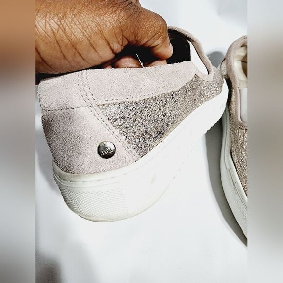 AGL   - Picture 3 of 11